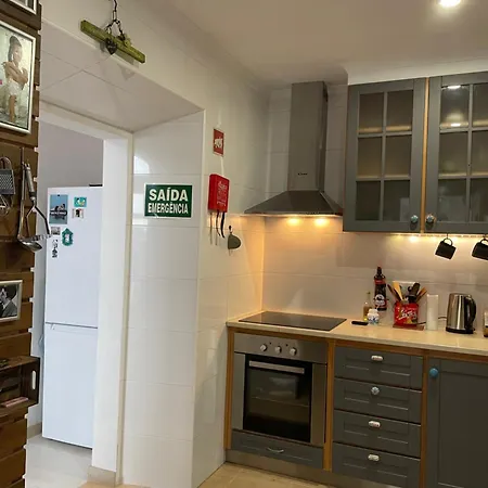 אכסניה Casa Dos Poetas *